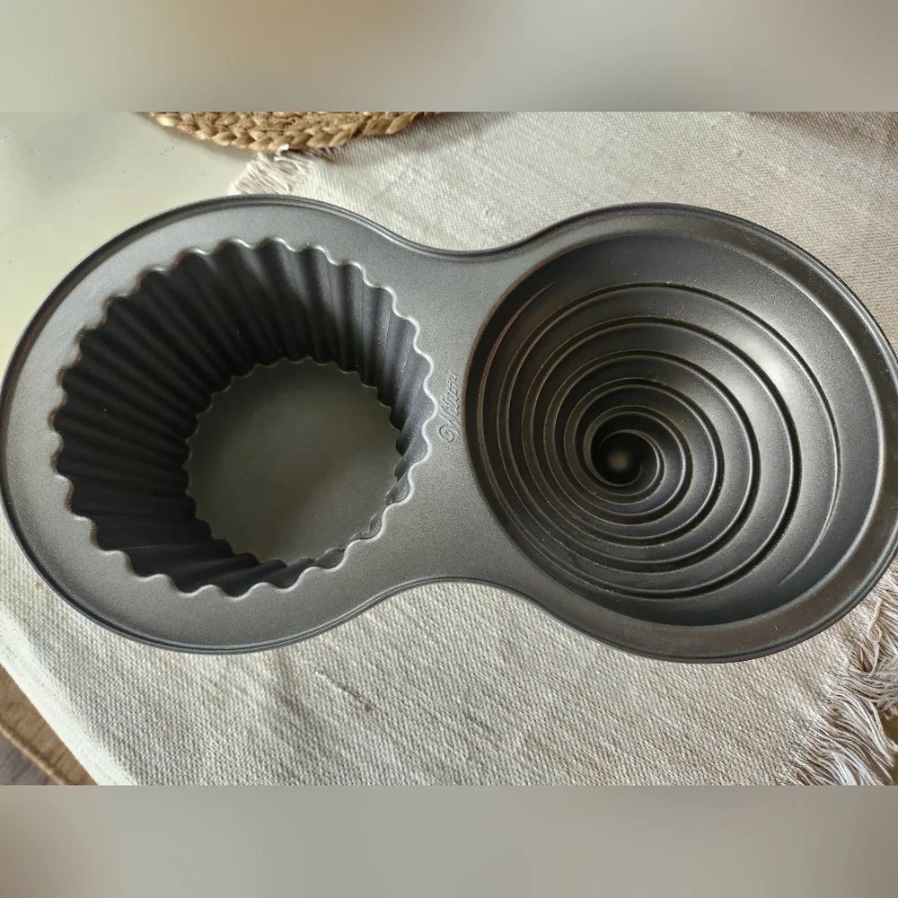 Wilton Large 3D Cupcake Pan